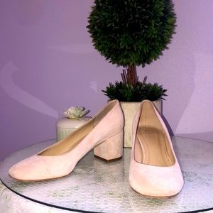 Marc Fisher “Westin” light pink block heels 6